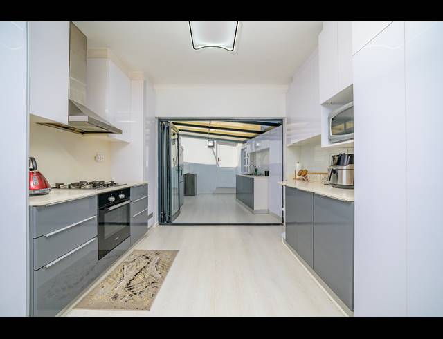 3 BEDROOM DUPLEX TO LET IN MALVERN